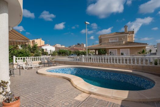 4 bedroom Villa for sale in Benijofar