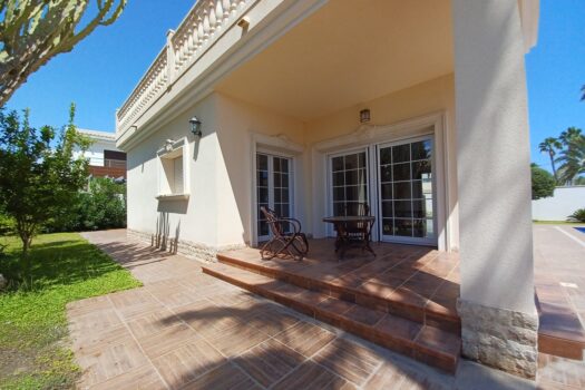 5 bedroom Villa for sale in Cabo Roig