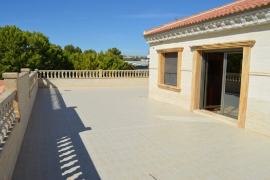 8 bedroom Villa for sale in Algorfa