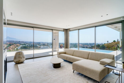 5 Bed Detached Villa for sale in Estepona, Costa del Sol