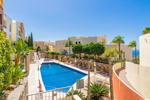 2 Bed Middle Floor Apartment for sale in Altos de los Monteros, Costa del Sol