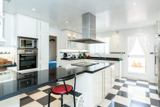 6 Bed Detached Villa for sale in Guadalmina Baja, Costa del Sol