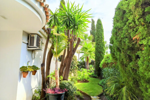 3 Bed Detached Villa for sale in Nueva Andalucia, Costa del Sol