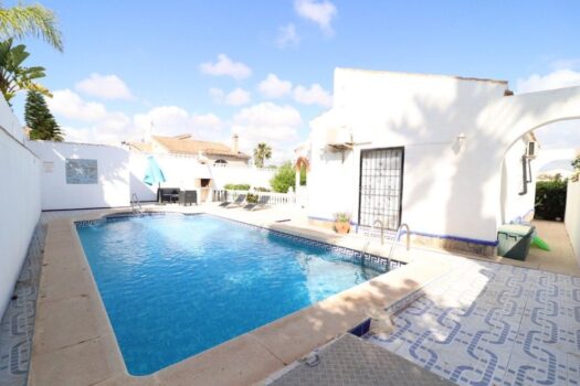 4 bedroom Villa for sale in Torrevieja