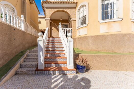 3 bedroom Villa for sale in Villamartin
