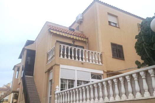 2 bedroom Villa for sale in Torrevieja