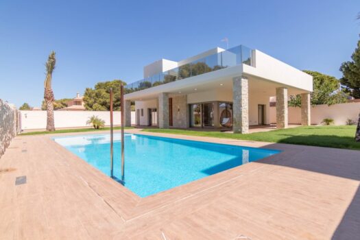 5 bedroom Villa for sale in Cabo Roig