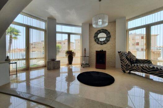 5 bedroom Villa for sale in Villamartin