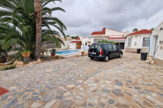 3 bedroom Villa for sale in Torrevieja