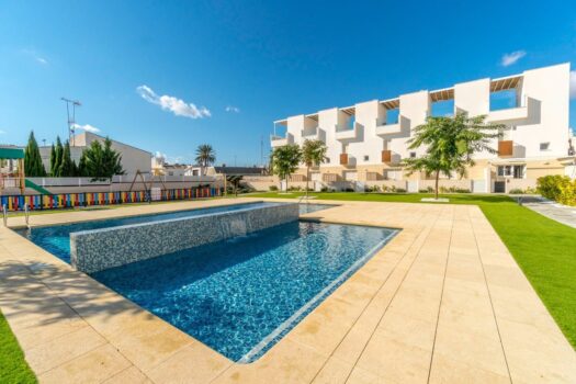 2 bedroom Townhouse for sale in Torrevieja