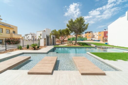 2 bedroom Villa for sale in Torrevieja