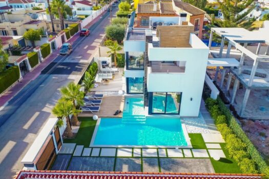 3 bedroom Villa for sale in Torrevieja