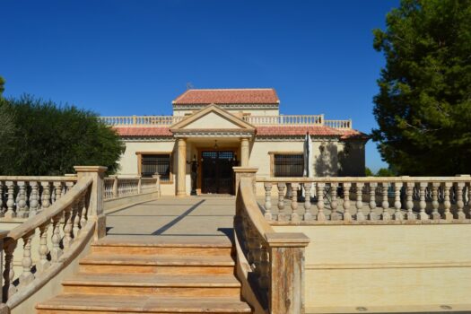 b5a64fe0595e3d8eee8b