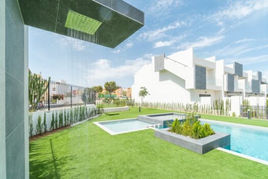 2 bedroom Villa for sale in Torrevieja