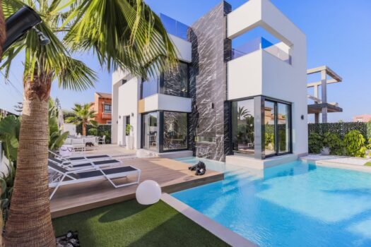 3 bedroom Villa for sale in Torrevieja