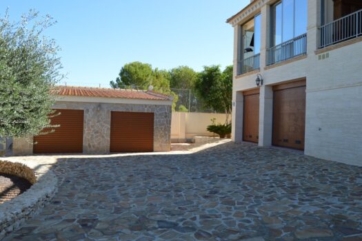 8 bedroom Villa for sale in Algorfa