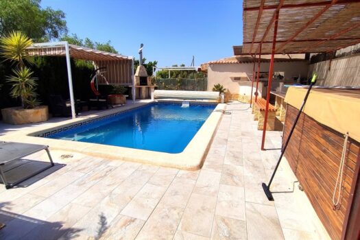 5 bedroom Finca for sale in Elche