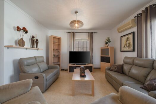 4 bedroom Villa for sale in Benijofar