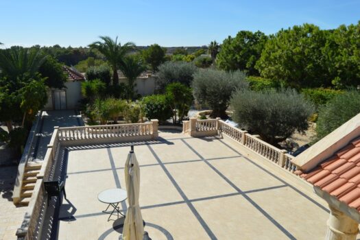 8 bedroom Villa for sale in Algorfa