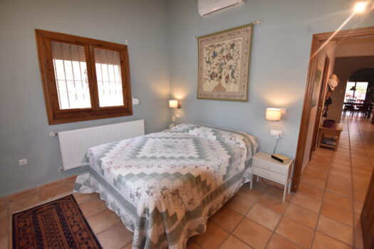 7 bedroom Finca for sale in Catral