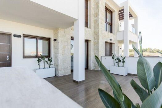 2 bedroom Villa for sale in Torrevieja