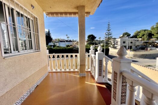3 bedroom Villa for sale in Los Balcones
