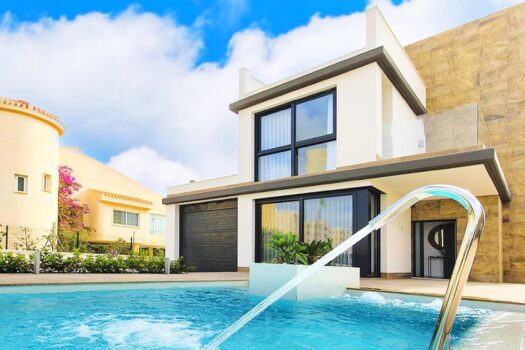 4 bedroom Villa for sale in Cabo Roig