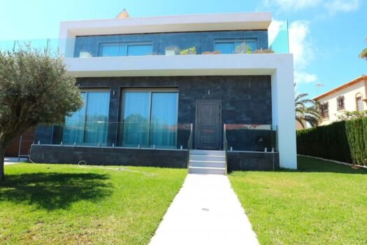 3 bedroom Villa for sale in Torrevieja