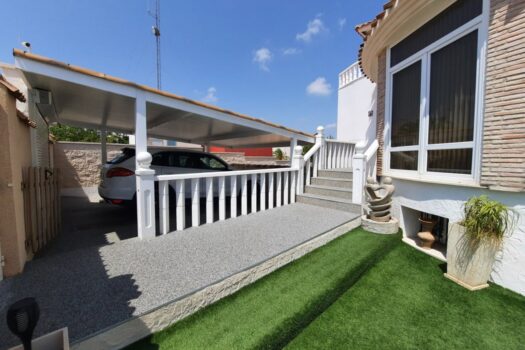 5 bedroom Villa for sale in Villamartin