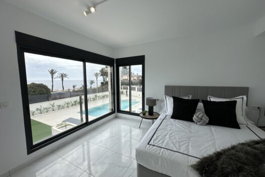 5 bedroom Villa for sale in Torrevieja