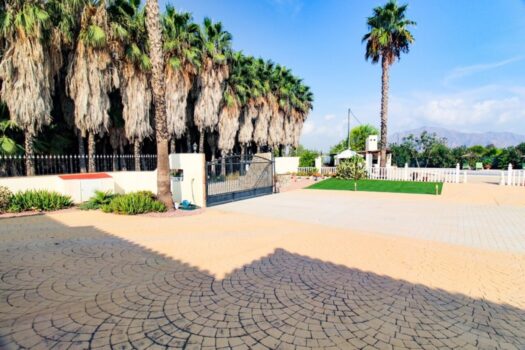 4 bedroom Villa for sale in Bigastro