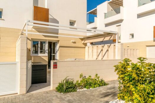 2 bedroom Townhouse for sale in Torrevieja