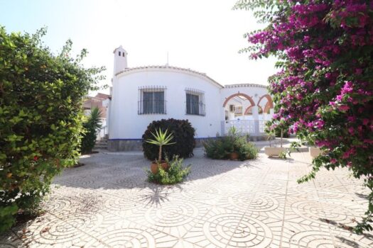 4 bedroom Villa for sale in Torrevieja