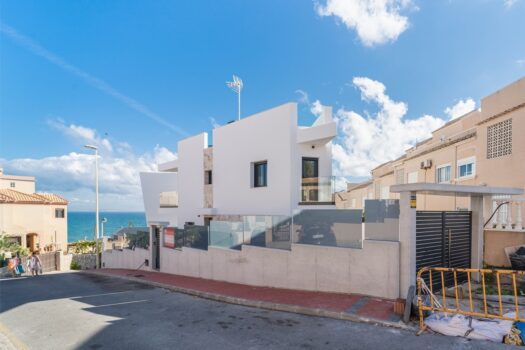3 bedroom Villa for sale in La Mata