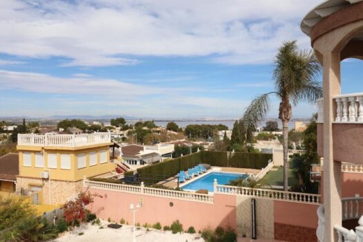 3 bedroom Villa for sale in Torrevieja