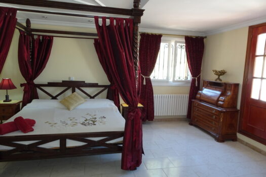 8 bedroom Villa for sale in Castalla