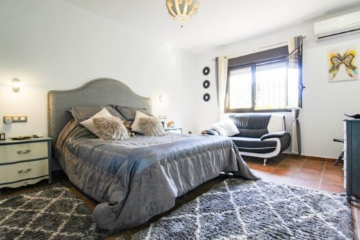 4 bedroom Villa for sale in Bigastro