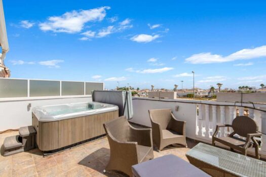 4 bedroom Villa for sale in Punta Prima