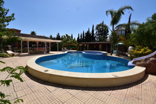 7 bedroom Finca for sale in Catral