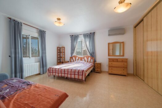 4 bedroom Villa for sale in Benijofar