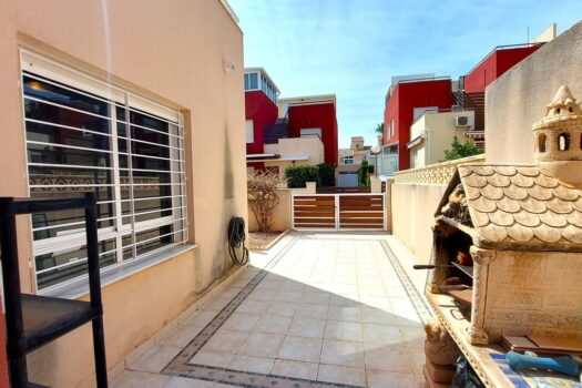 3 bedroom Villa for sale in Villamartin