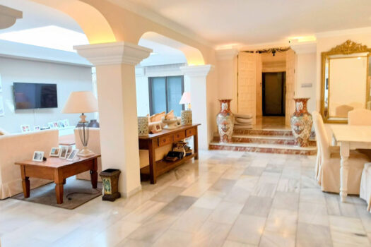 3 Bed Detached Villa for sale in Nueva Andalucia, Costa del Sol