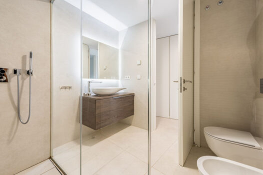 3 Bed Ground Floor Apartment for sale in Estepona, Costa del Sol