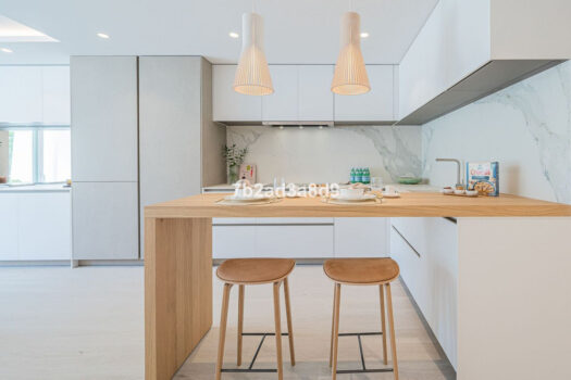 3 Bed Ground Floor Apartment for sale in The Golden Mile, Costa del Sol