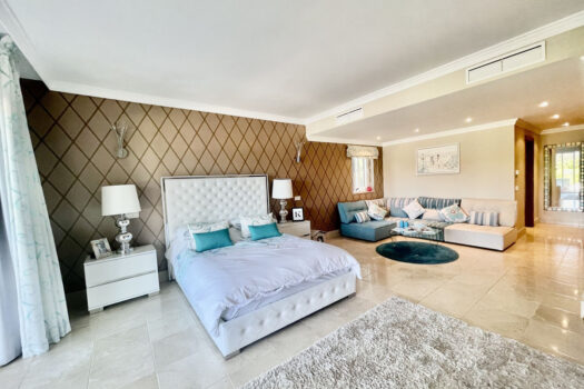 5 Bed Detached Villa for sale in Istan, Costa del Sol