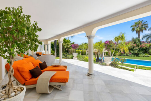 6 Bed Detached Villa for sale in Nueva Andalucia, Costa del Sol