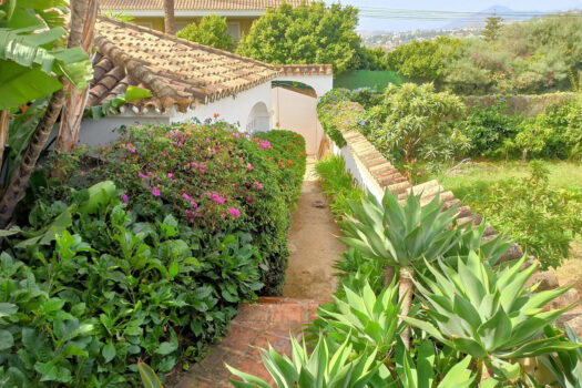 3 Bed Detached Villa for sale in Nueva Andalucia, Costa del Sol