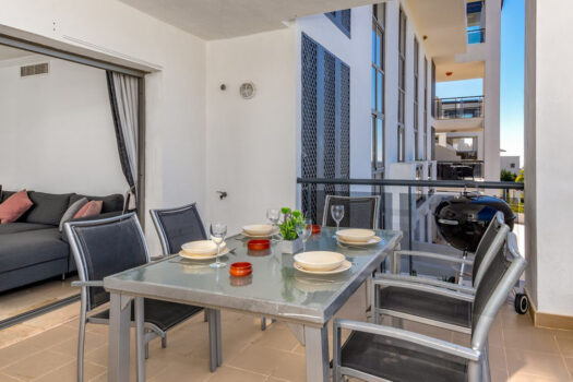 Dvoulůžkový byt na středním patře na prodej v Los Flamingos, Costa del Sol