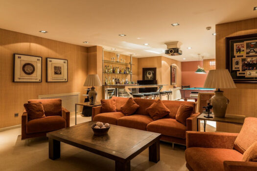 5 Bed Detached Villa for sale in Benahavis, Costa del Sol