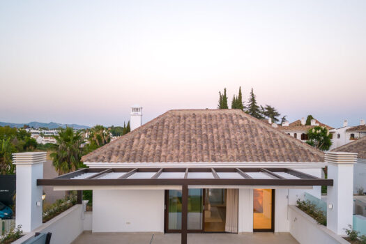 2 Bed Ground Floor Apartment for sale in Marbella, Costa del Sol